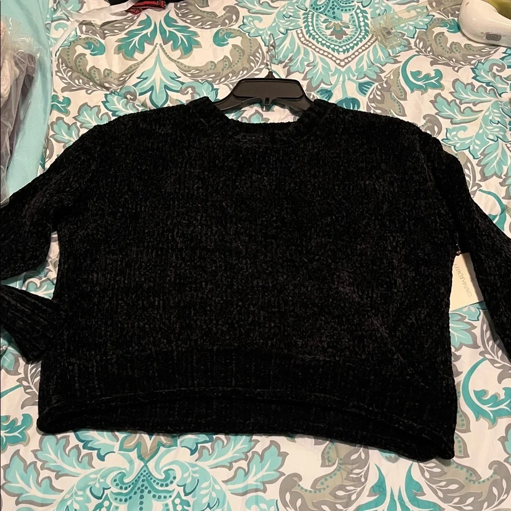 NWT Cynthia Rowley Black Chenille Cropped Crew Neck Sweater Medium - Picture 12 of 12